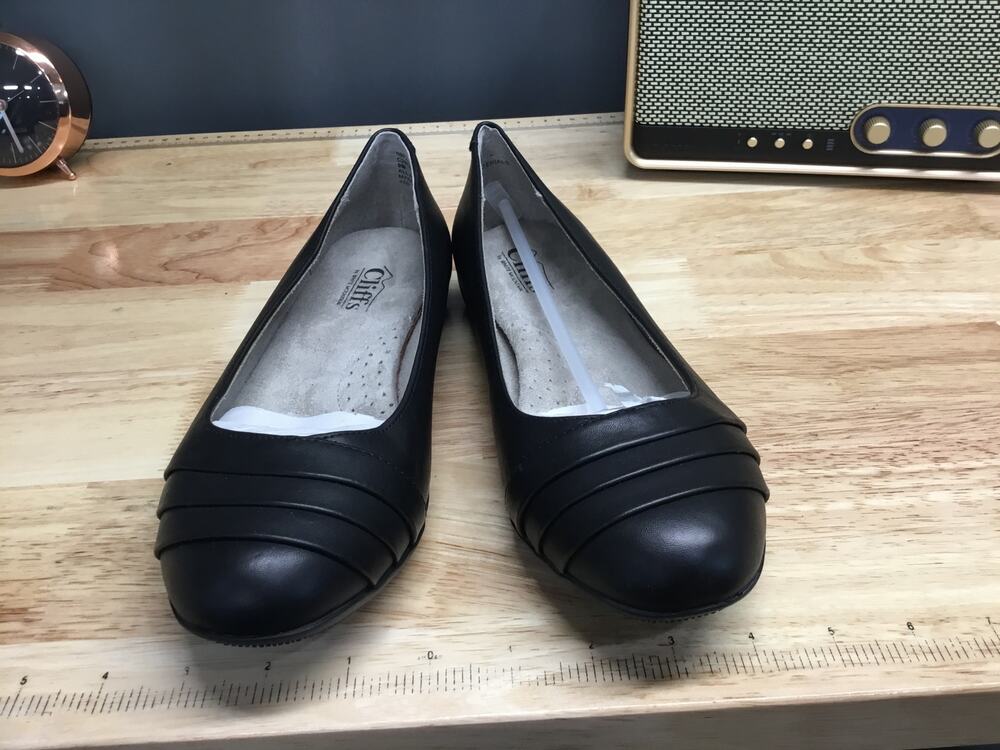 Cliffs by White Mountain Clara Women's 9 Black Slip-On Classic Ballet Flats
